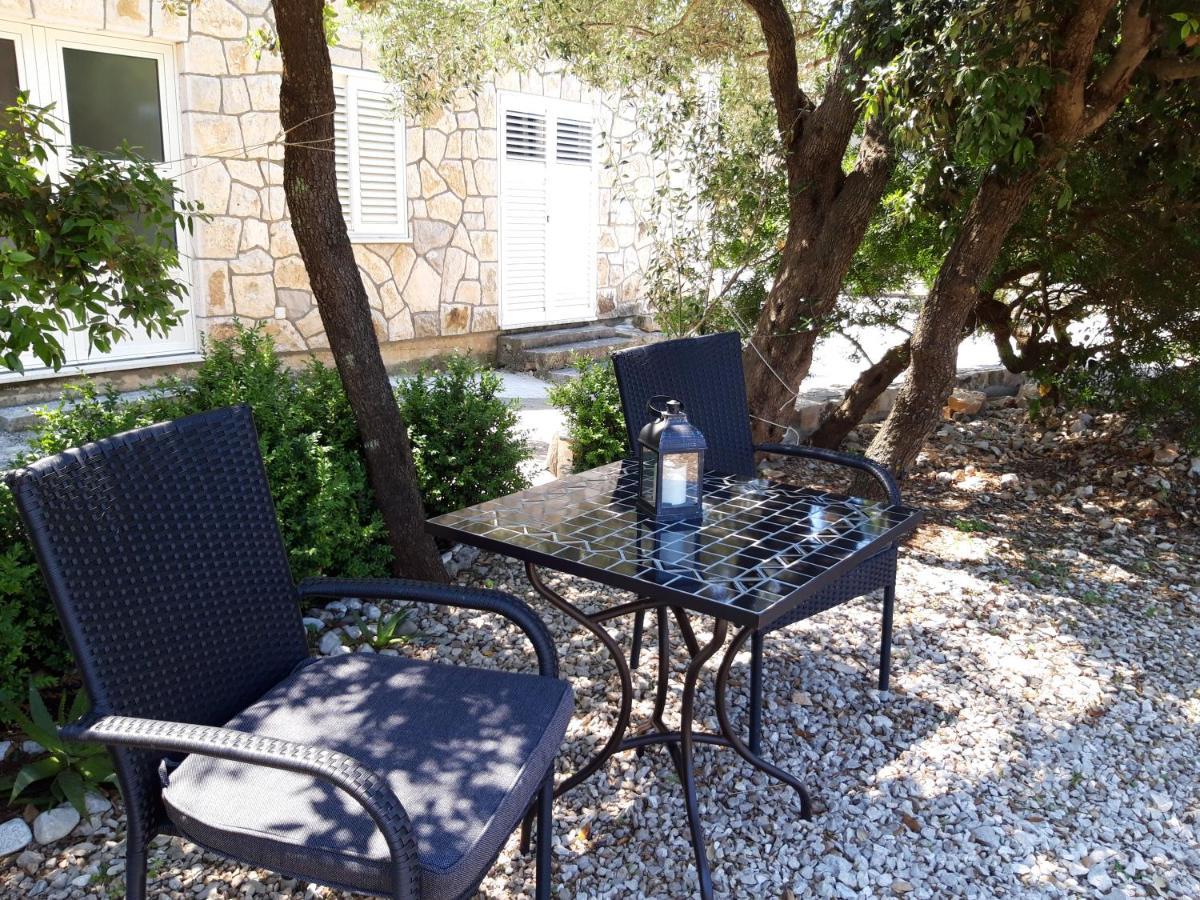 Guesthouse Sanela Pomena Εξωτερικό φωτογραφία