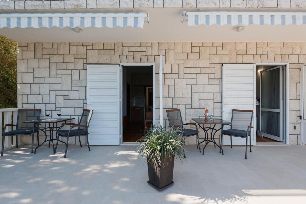 Guesthouse Sanela Pomena Εξωτερικό φωτογραφία