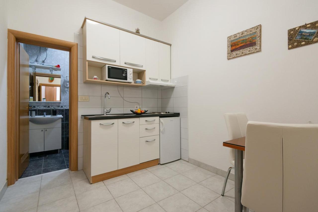 Guesthouse Sanela Pomena Εξωτερικό φωτογραφία