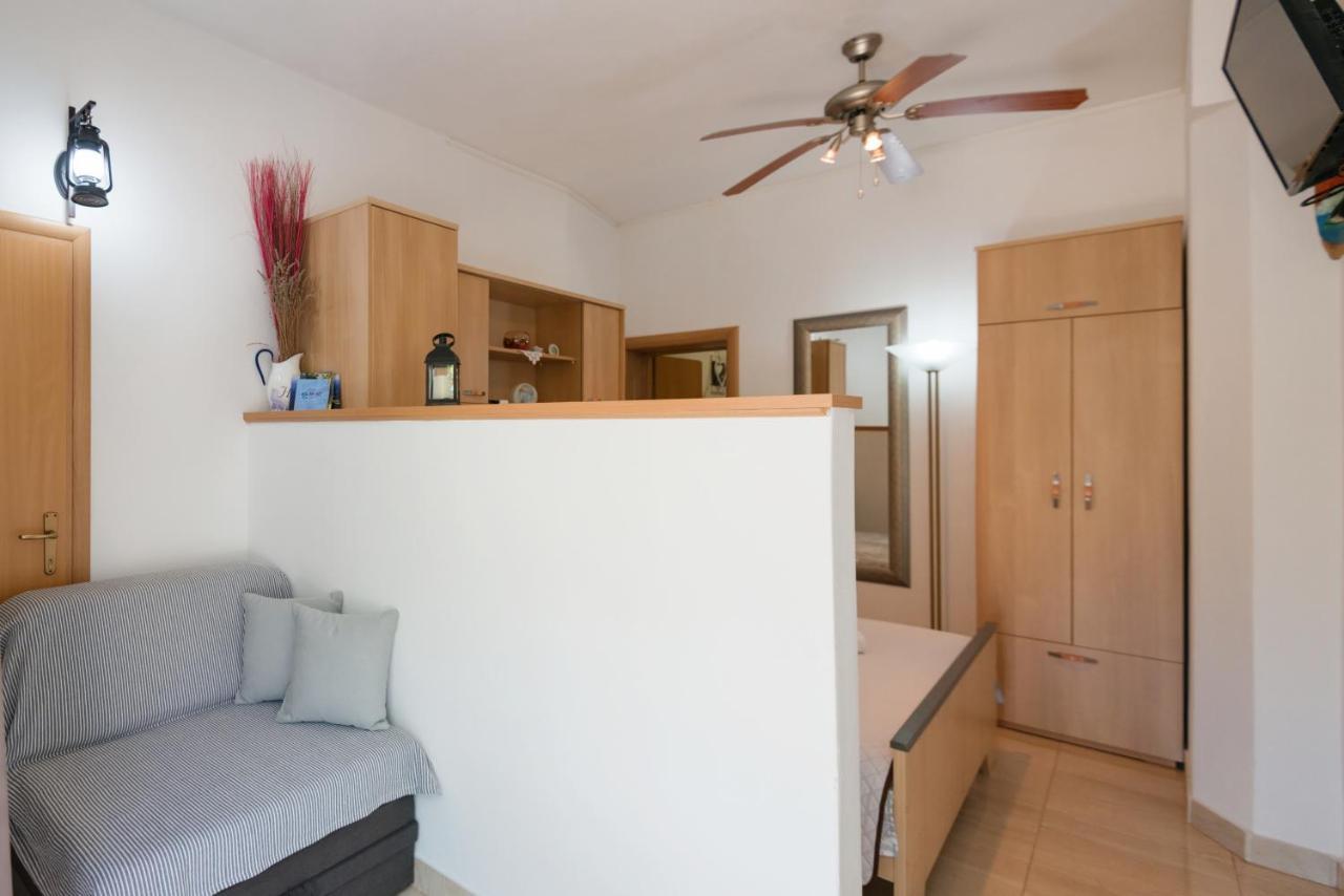 Guesthouse Sanela Pomena Εξωτερικό φωτογραφία