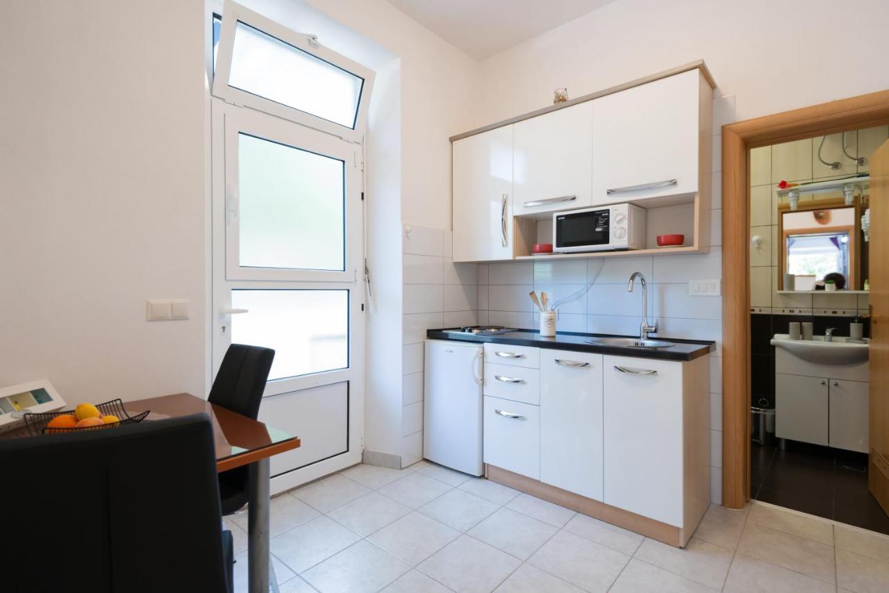 Guesthouse Sanela Pomena Εξωτερικό φωτογραφία