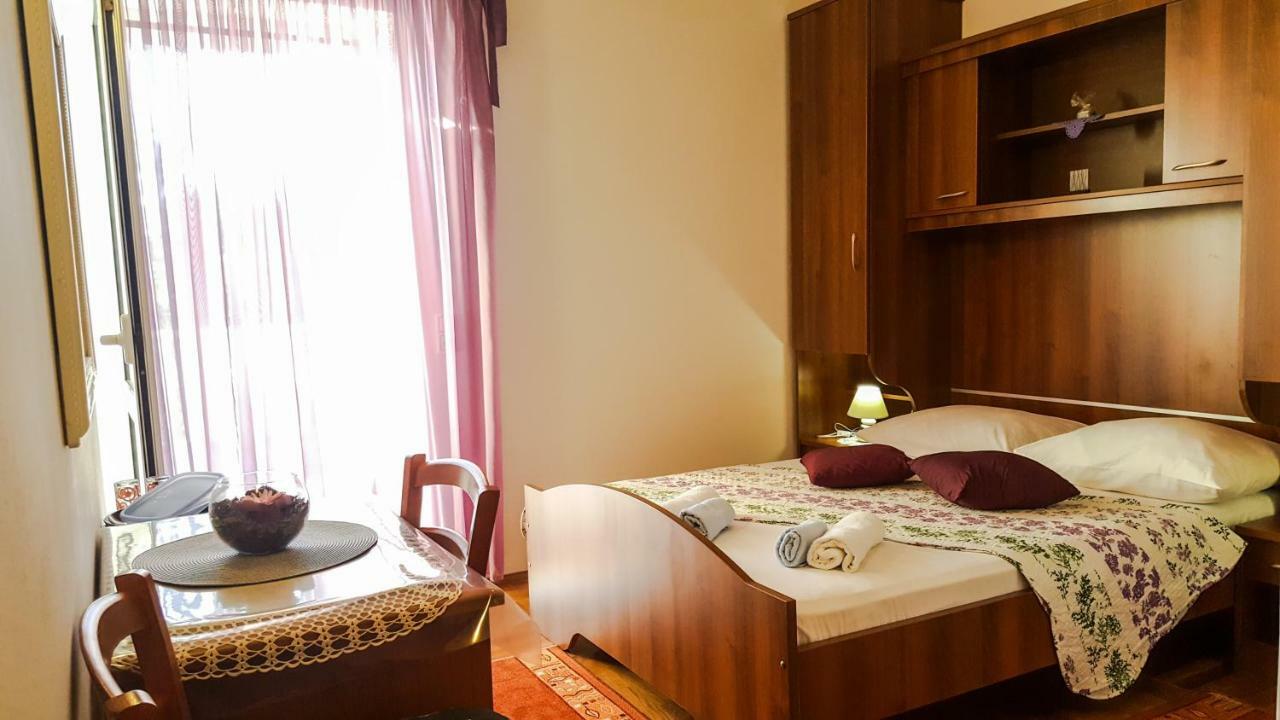 Guesthouse Sanela Pomena Εξωτερικό φωτογραφία